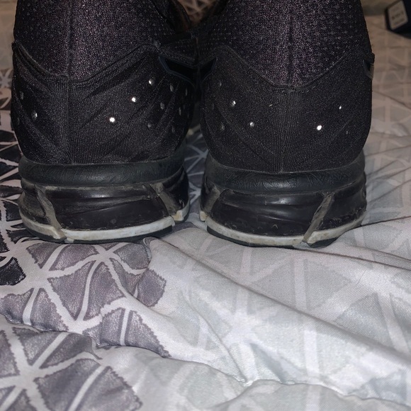 ASICS - Picture 7 of 12